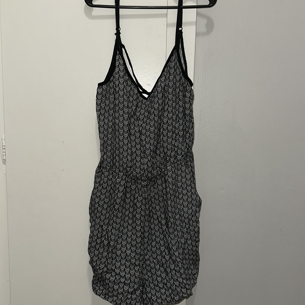 HM Patterned Romper - Picture 3 of 7